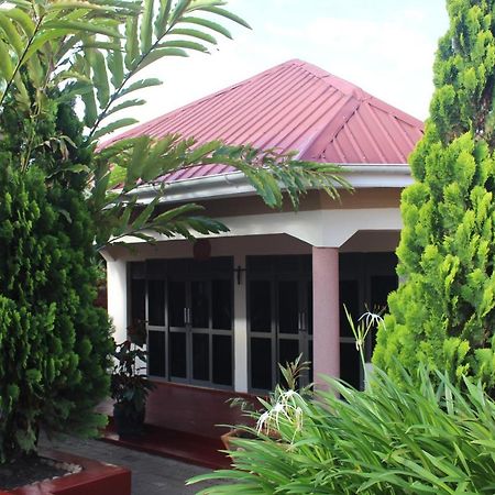 Montane Safaris Hotel Fort Portal Экстерьер фото