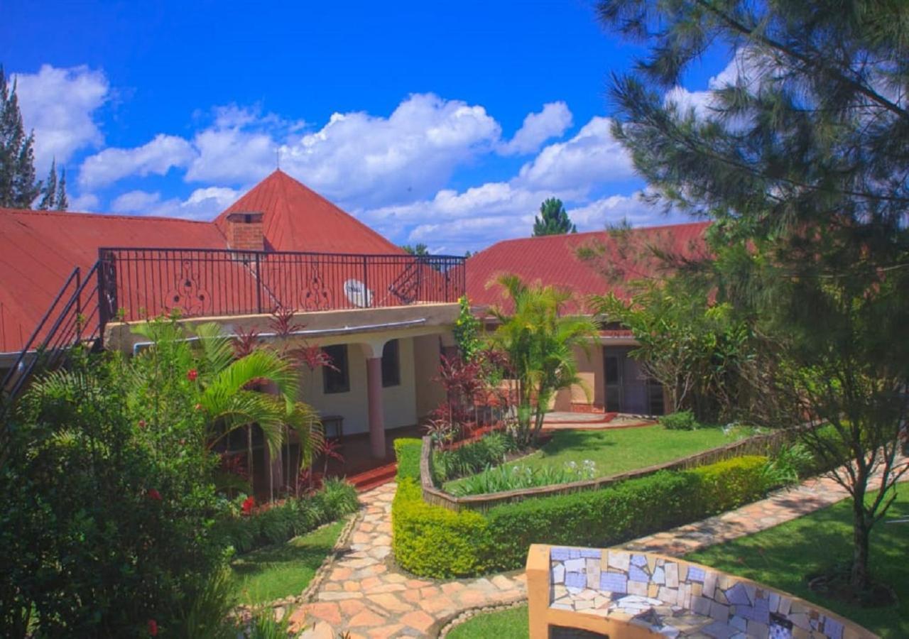 Montane Safaris Hotel Fort Portal Экстерьер фото
