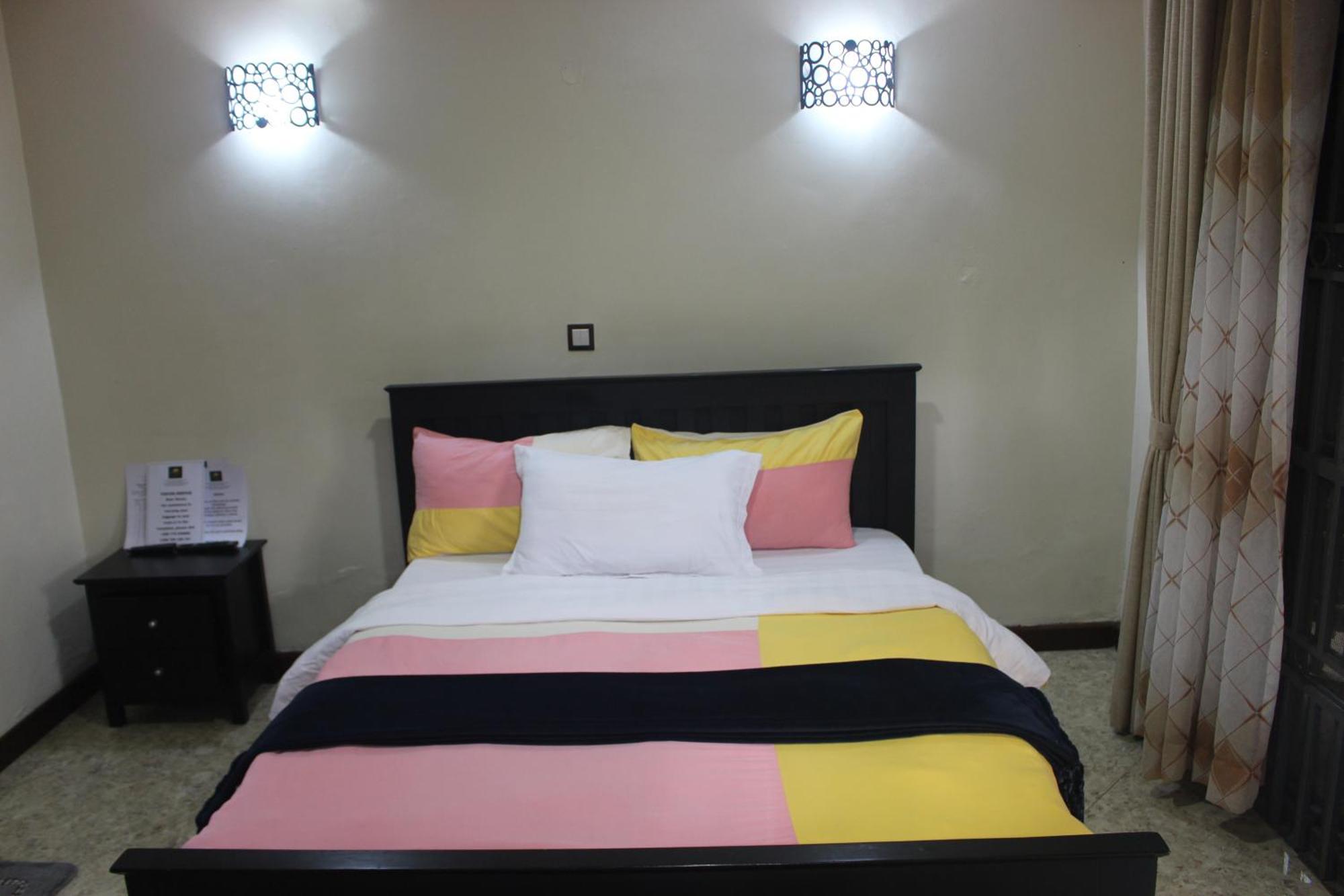Montane Safaris Hotel Fort Portal Экстерьер фото
