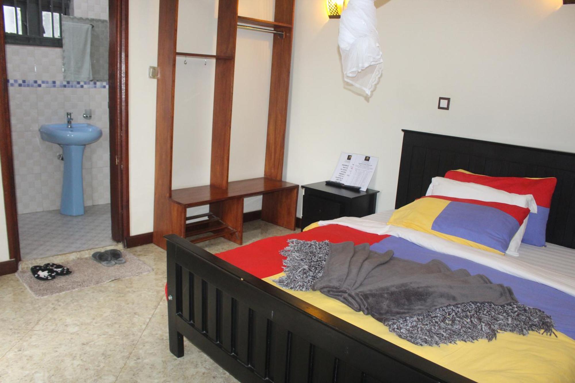 Montane Safaris Hotel Fort Portal Экстерьер фото