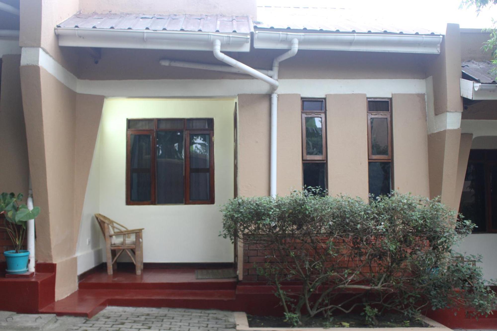 Montane Safaris Hotel Fort Portal Экстерьер фото