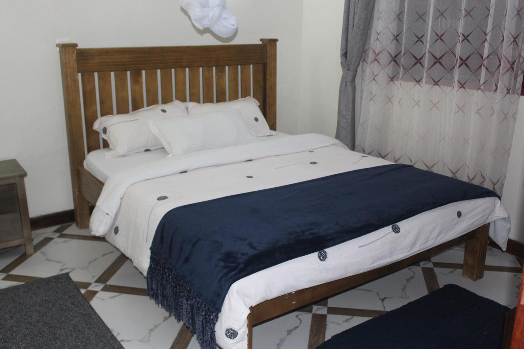Montane Safaris Hotel Fort Portal Экстерьер фото